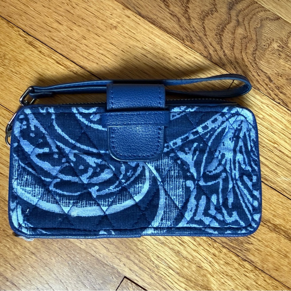 Vera Bradley Blue Patterned Women's Wristlet